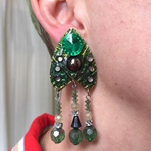 Vintage Jewelry - Vintage Handmade Green Beaded Earrings Vintage Jewelry - Vintage Handmade Green Beaded Earrings